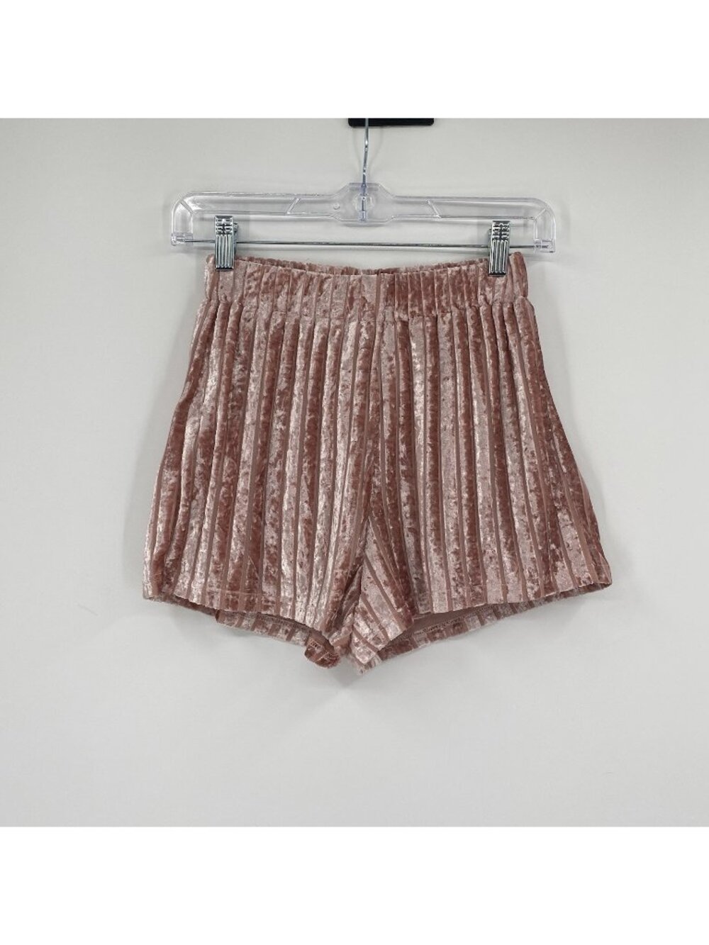 Lovers + Friends Size XS Pink Nicola Velour Shorts Ribbed Lined